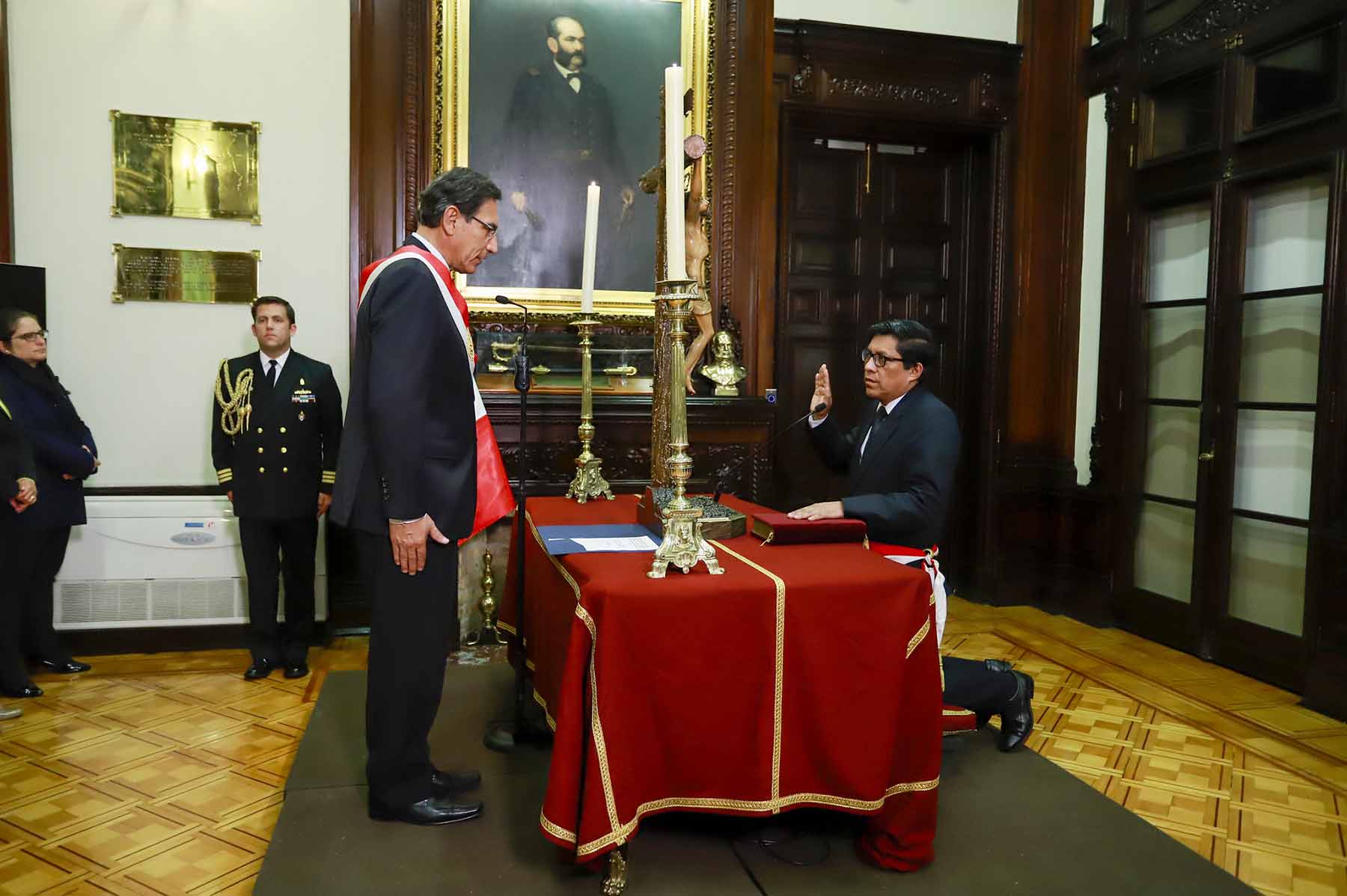 Vicente Zeballos juró como nuevo presidente del Consejo de Ministros