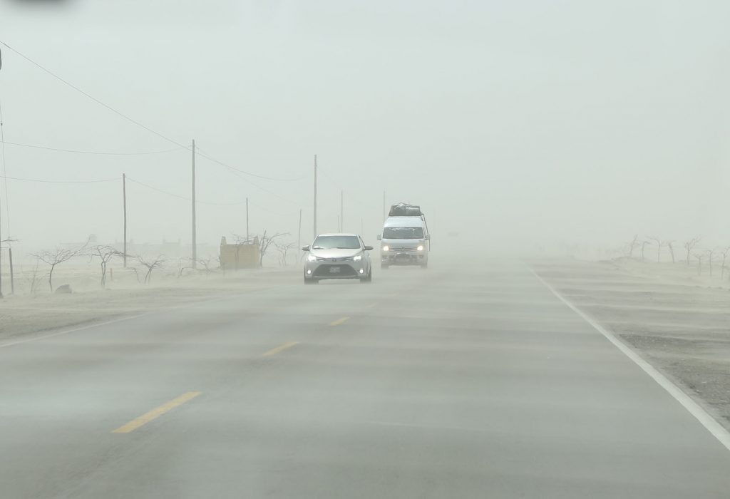 Inusual tormenta de arena se registró en la carretera Panamericana Sur 