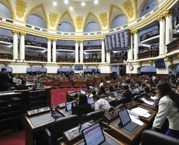 Congreso aprueba eliminar inmunidad para congresistas y altos funcionarios
