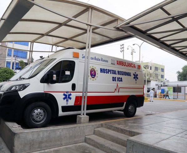 ¡Inaudito! Ambulancias adquiridas por Gallegos hace 45 días no se usan por falta de SOAT, placas y tarjeta de propiedad