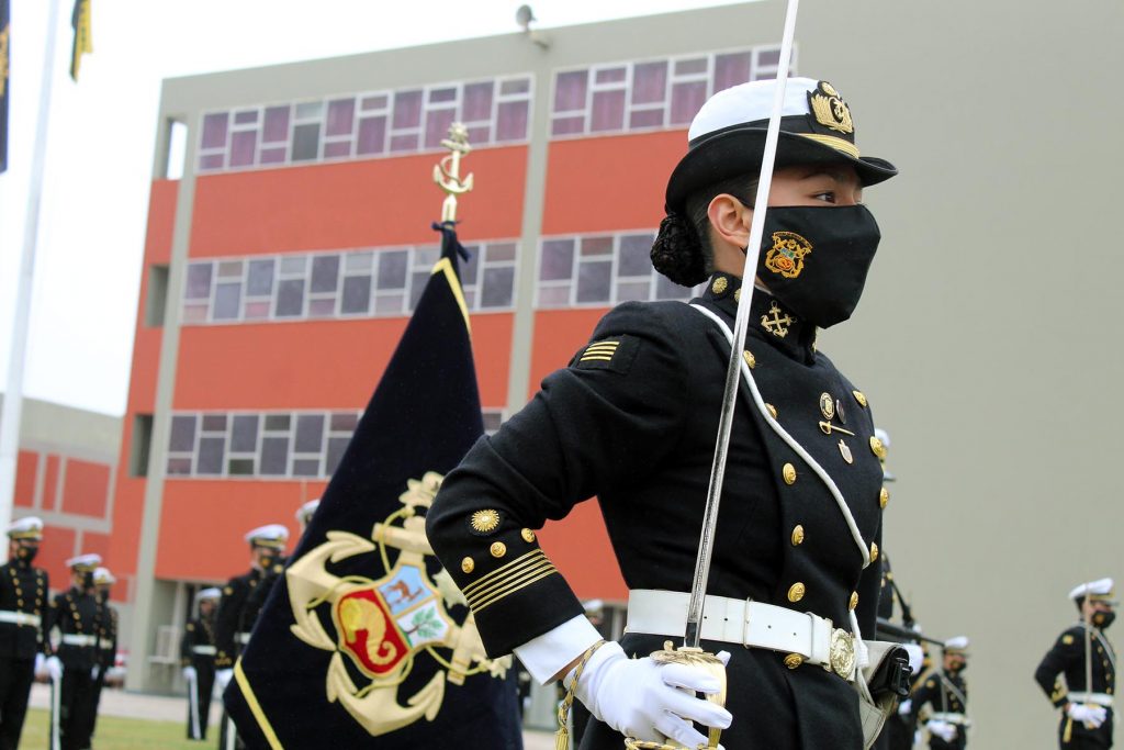 Nombran a iqueña como primera cadete comandante de la Marina