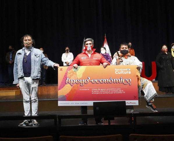 Ministro de Cultura entregará apoyo económico a trabajadores culturales para reactivar sus actividades