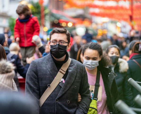 Los casos globales de COVID suben a 33,4 millones, tras 225.000 nuevos contagios
