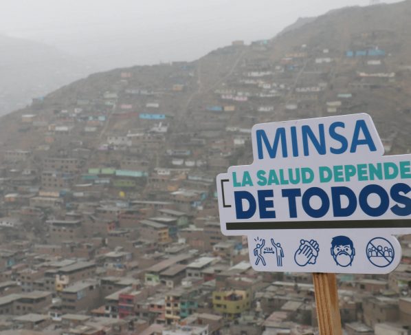 Perú reporta menos de 64.000 casos activos de la COVID-19