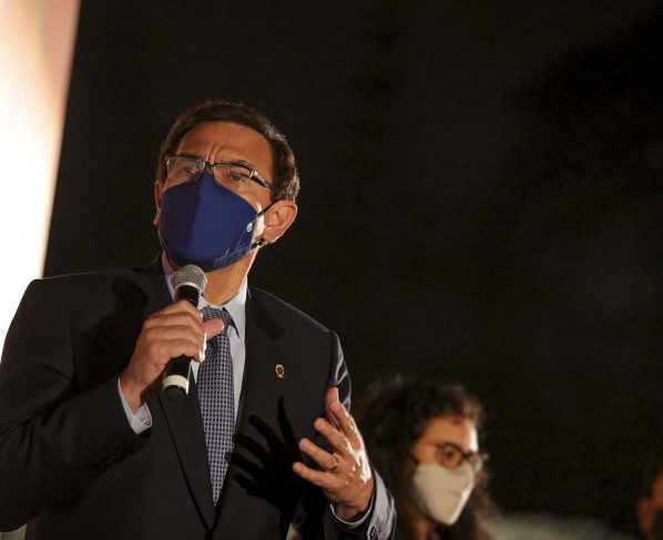 Nuevos testigos acusan al presidente Vizcarra de haber recibido coimas