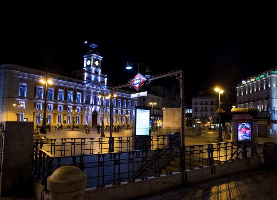 España vuelve al estado de alarma con toque de queda nocturno contra la covid-19