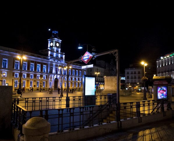 España vuelve al estado de alarma con toque de queda nocturno contra la covid-19