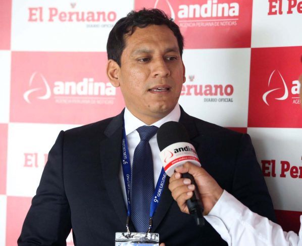 Presidente del Congreso de Perú pide renuncia de Merino o será destituido