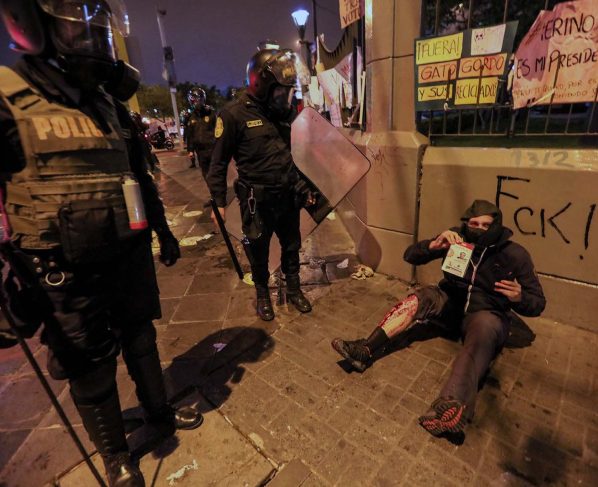 La SIP condena la agresión contra periodistas tras la destitución de Vizcarra
