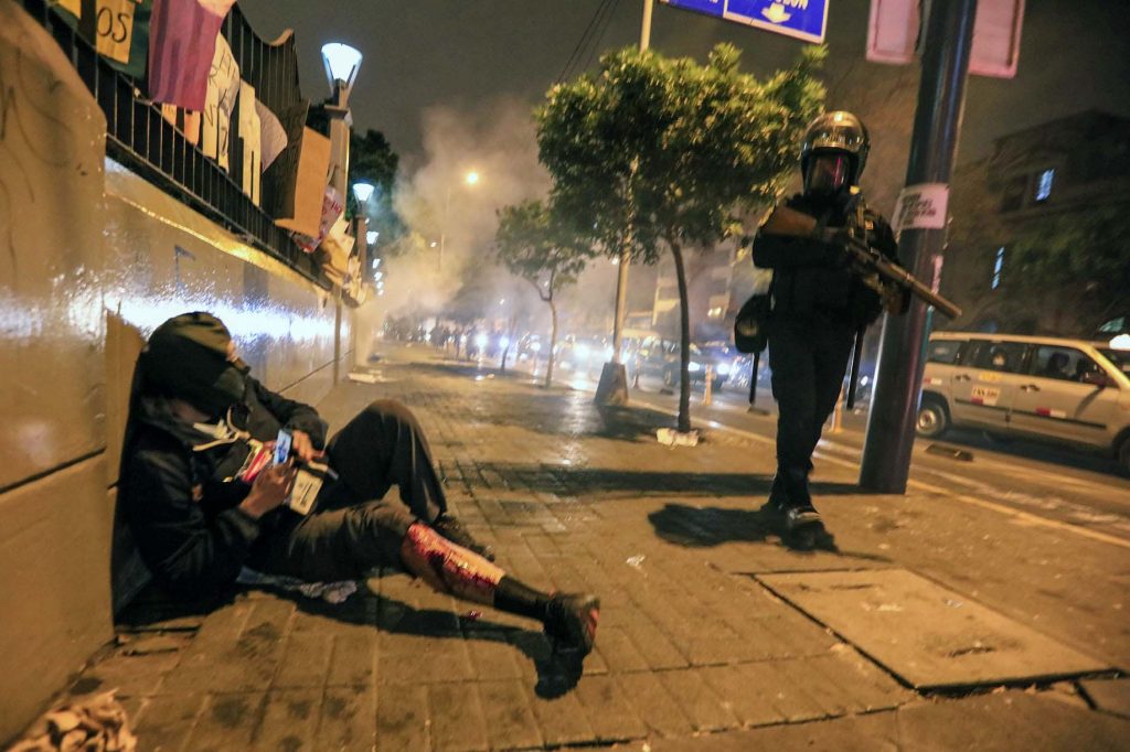 La SIP condena la agresión contra periodistas tras la destitución de Vizcarra