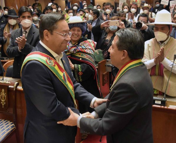 Luis Arce es investido como nuevo presidente de Bolivia
