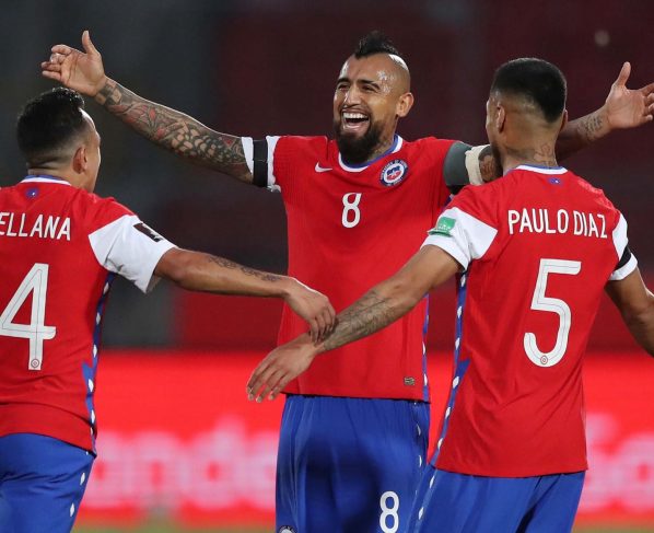 Chile gana su primer partido ante una Perú que se hunde