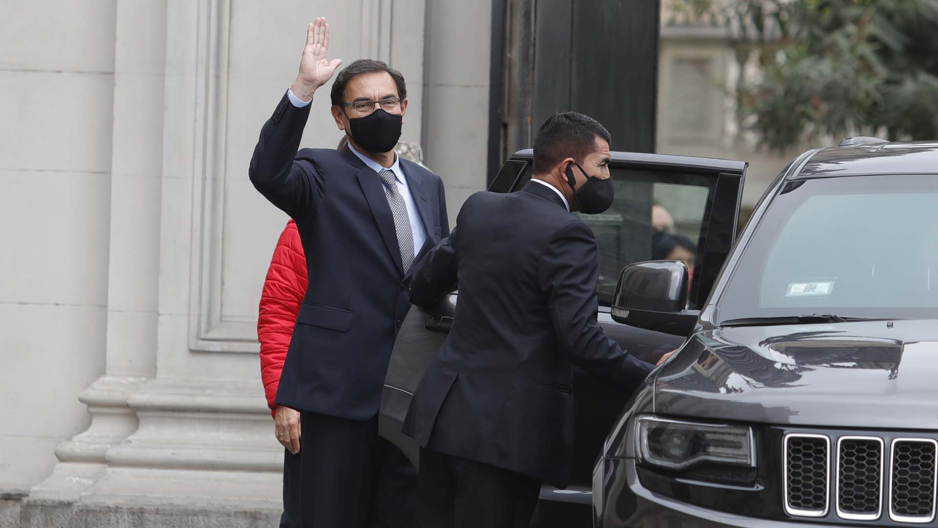 El Congreso peruano destituye al presidente Martín Vizcarra