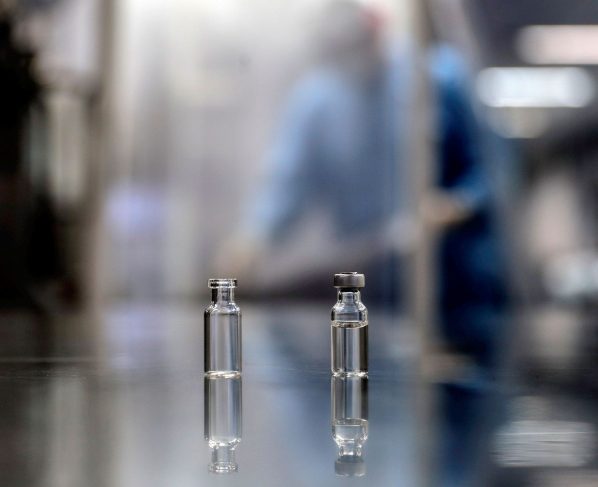 Trámites dificultan la llegada de la vacuna de la china Sinopharm