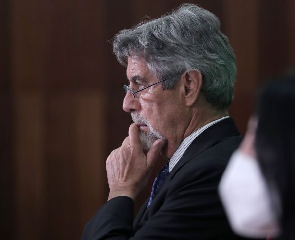 Presidente de Perú reitera que renunciará a candidatura en próximos comicios