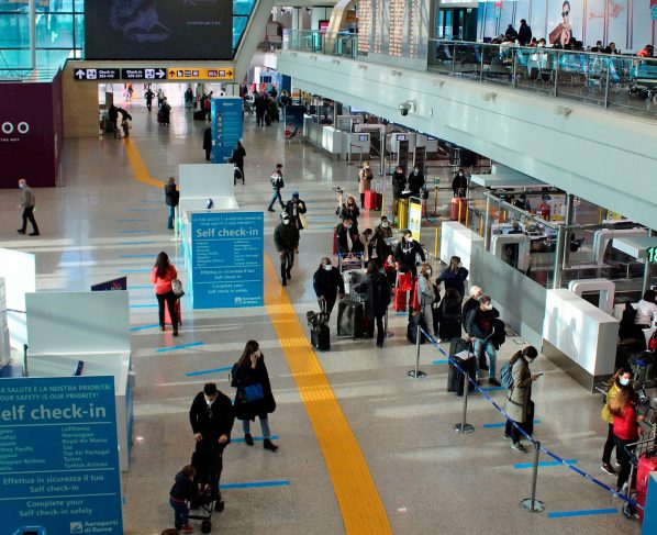 Varios países europeos prohíben volar al Reino Unido por la nueva cepa del virus