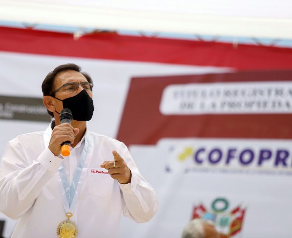 Congreso cita a tres ministros por la vacunación de Martín Vizcarra
