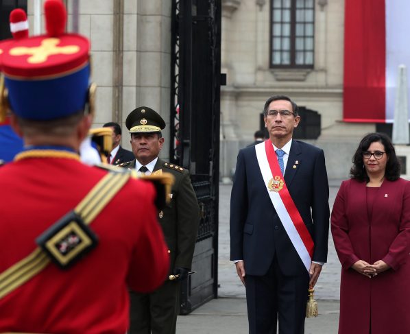 Escándalo en Perú por la irregular aplicación de vacunas a altos funcionarios