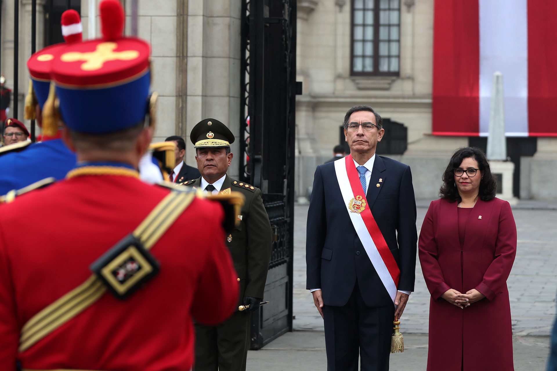 Escándalo en Perú por la irregular aplicación de vacunas a altos funcionarios