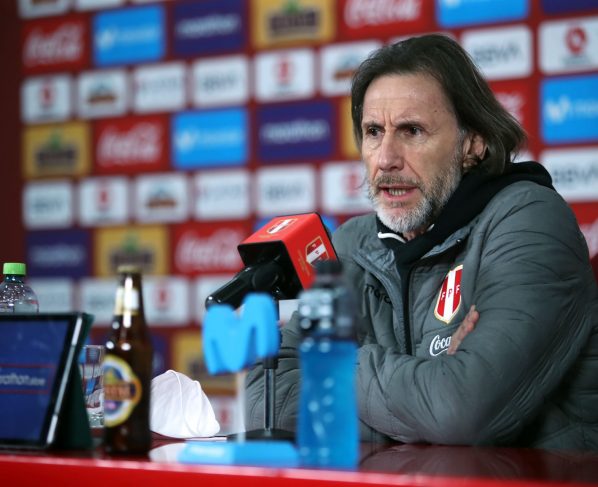 Gareca: "El covid-19 es peligroso pero las medidas también son peligrosas"