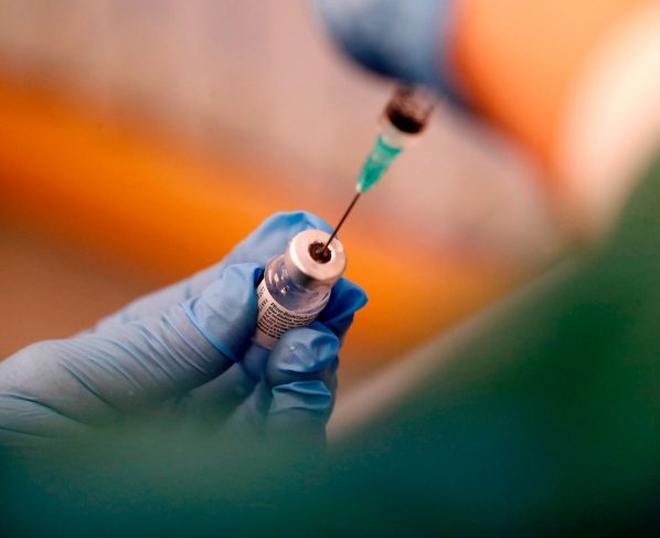 Minsa autoriza la importación y el uso de la vacuna Pfizer contra la covid-19