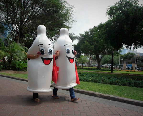 Más del 70 % de peruanos no usa siempre un preservativo al tener sexo