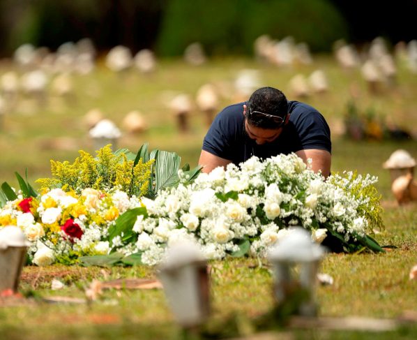 Brasil supera por primera vez los 3.000 muertos por covid en un día