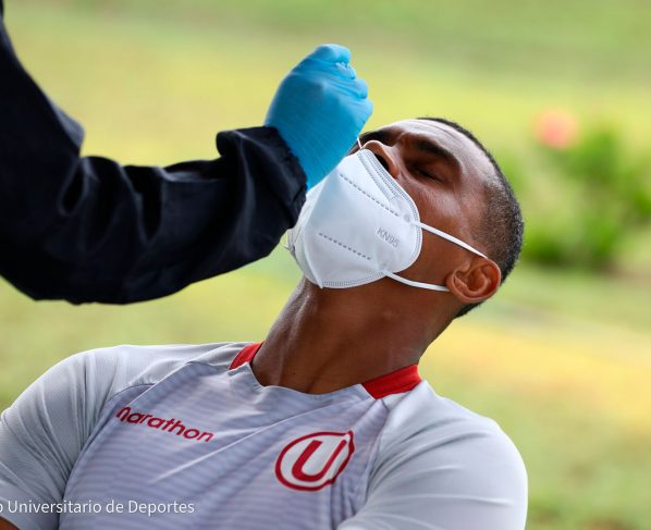 Brote de COVID-19 en el Universitario, con 11 contagiados