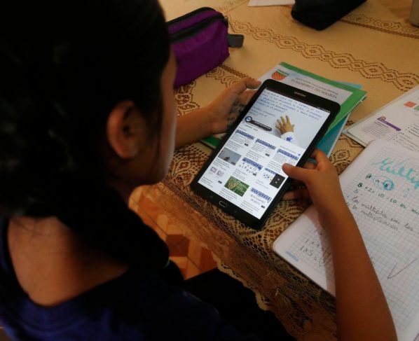 Contraloría revela retraso en la entrega de tablets a docentes y alumnos