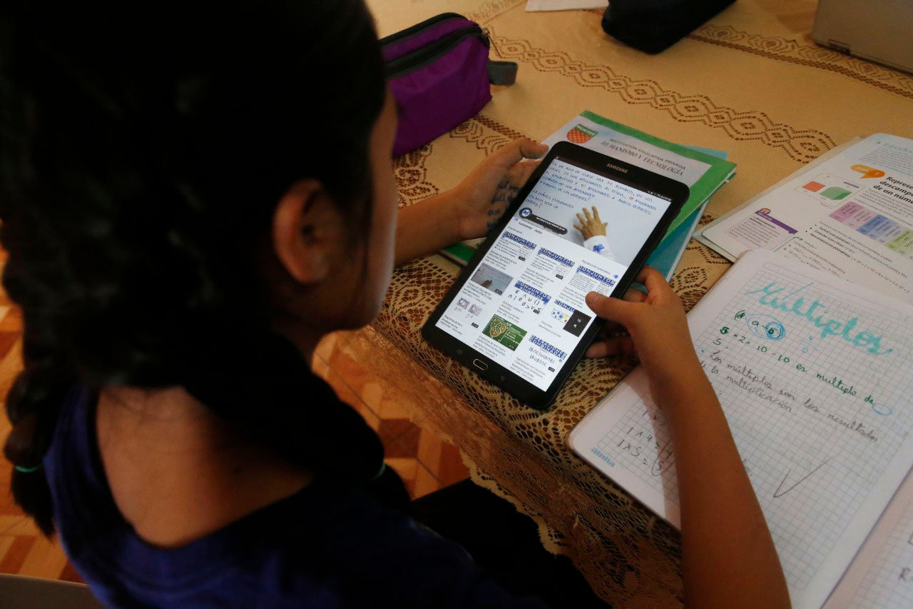 Contraloría revela retraso en la entrega de tablets a docentes y alumnos