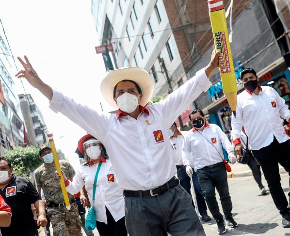 ¿Quiénes son los candidatos que pugnan por pasar a la segunda vuelta en Perú?