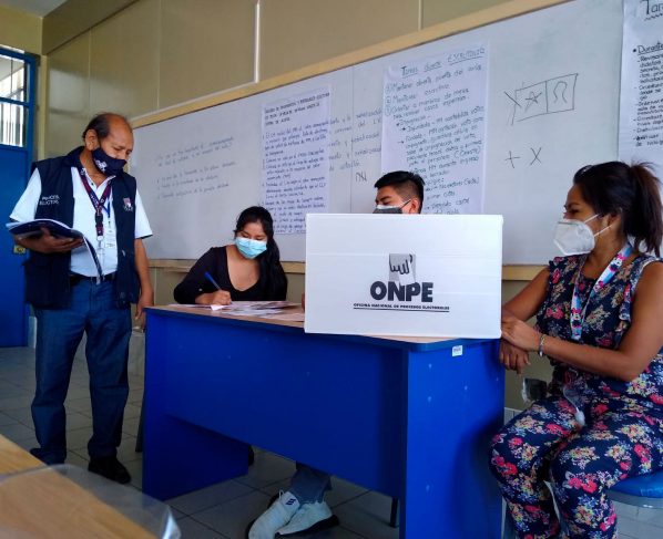 Peruanos residentes en Chile no votarán en comicios generales del 11 de abril
