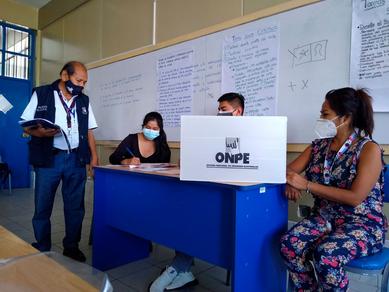 Peruanos residentes en Chile no votarán en comicios generales del 11 de abril