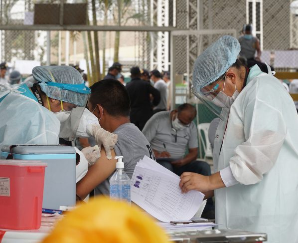 Perú supera 571.600 vacunados en el primer día de cuarentena por Semana Santa