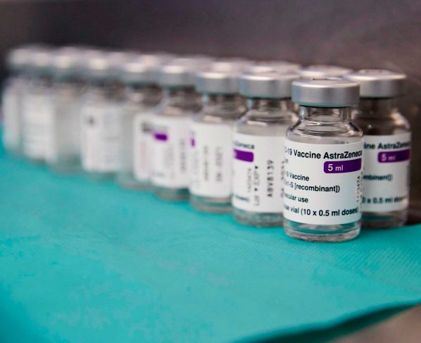 Óscar Ugarte: 260 mil dosis de la vacuna de AstraZeneca llegan este domingo