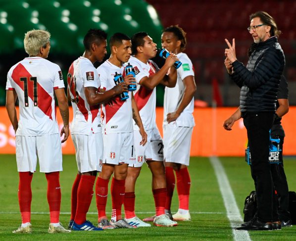 A 32 días de su debut, Perú intenta rehacer su once de gala