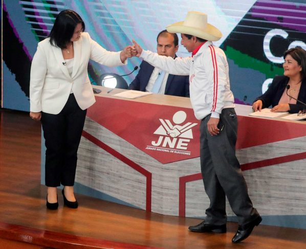 En último debate, Fujimori promete mucho gasto y Castillo apela a honestidad