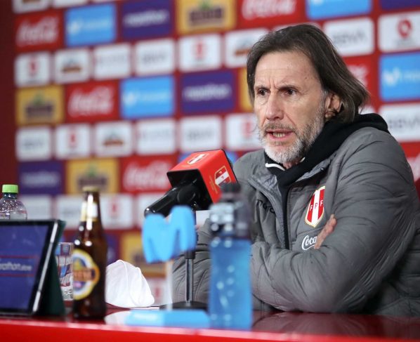 Gareca: "A la gente hay que ayudarla más que encerrarla"