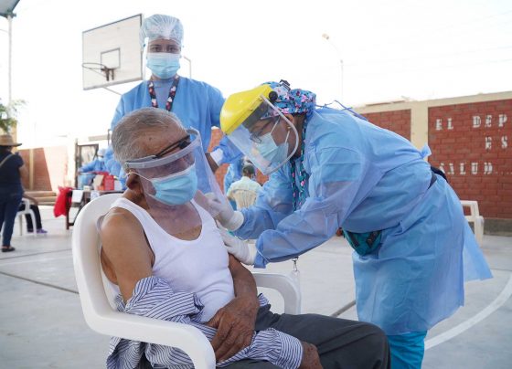 Gobierno reorganiza su vacunación tras inmunizar más de 160.000 el fin de semana