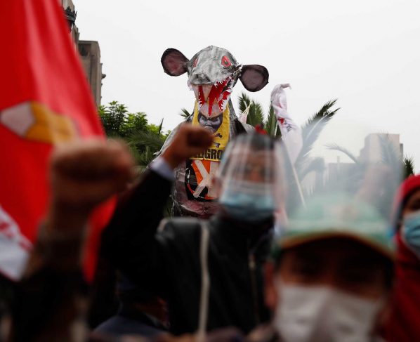 Advierten sobre amenaza de golpe ante maniobra del JNE