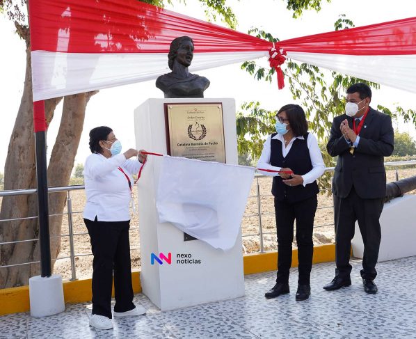 MIMP otorga condecoración a Catalina Buendía de Pecho