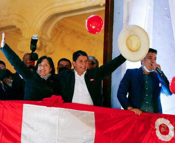 El maestro rural Pedro Castillo será el "presidente del bicentenario" de Perú