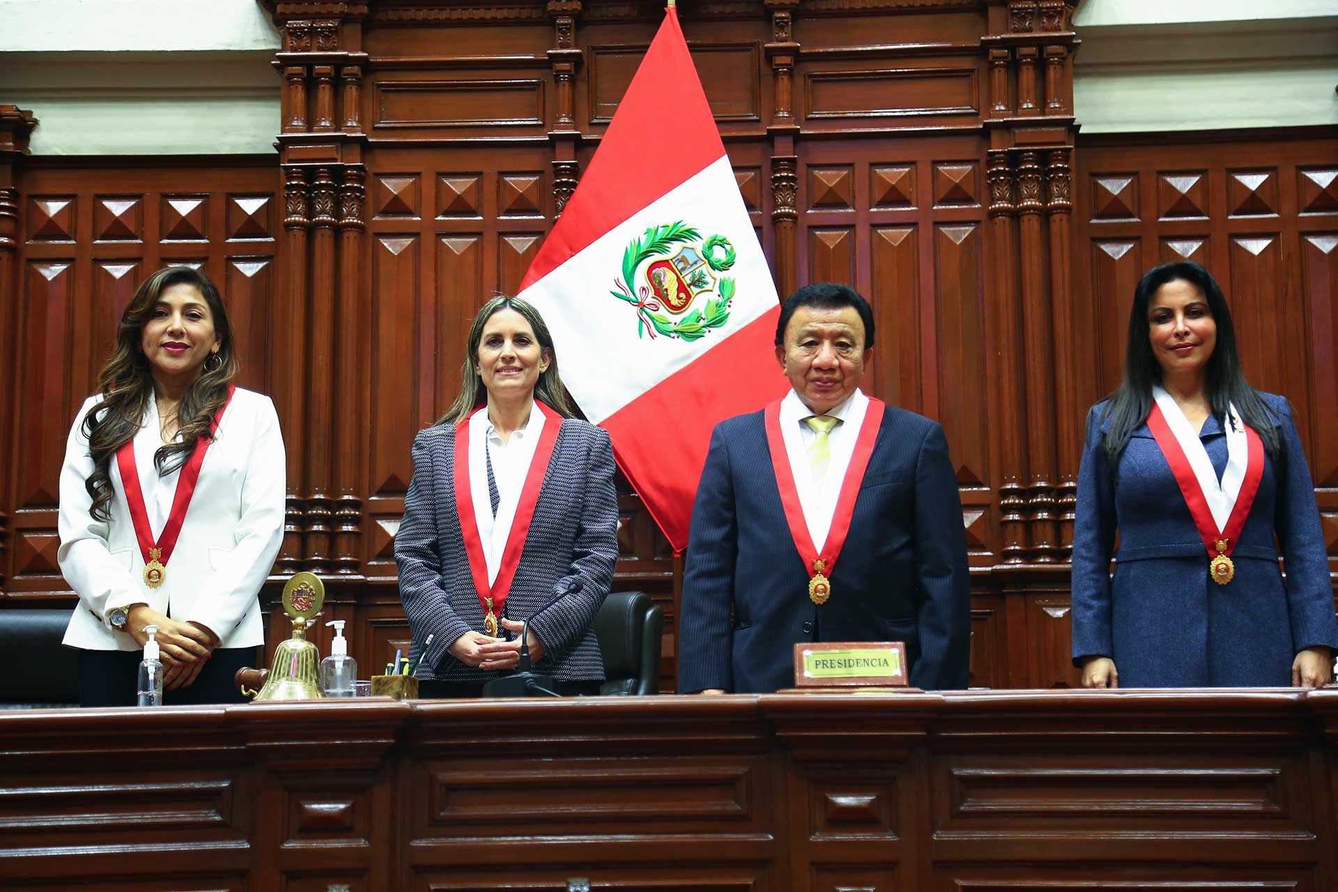 La oposición peruana se queda la dirección del Congreso con polémica