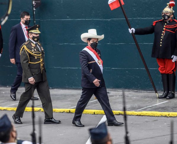 Perú abre un nuevo ciclo histórico con la asunción de Pedro Castillo