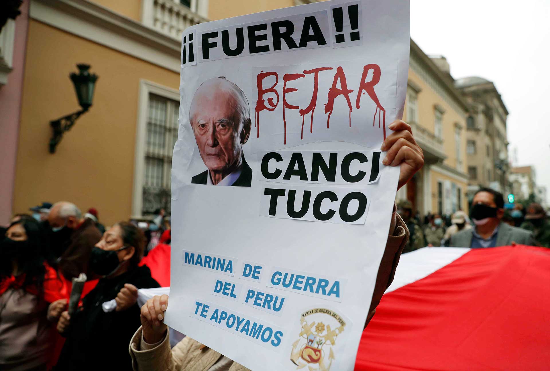 Castillo vive su primera crisis de Gobierno en Perú con renuncia de canciller