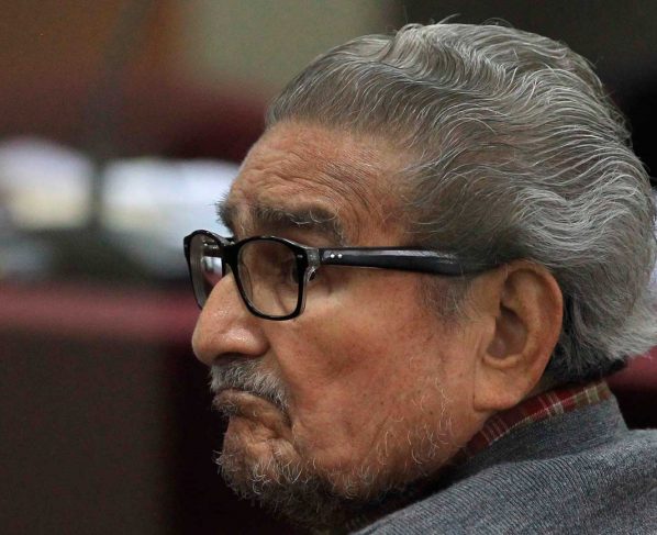 Abimael Guzmán murió por neumonía y sus restos serán entregados a familiares