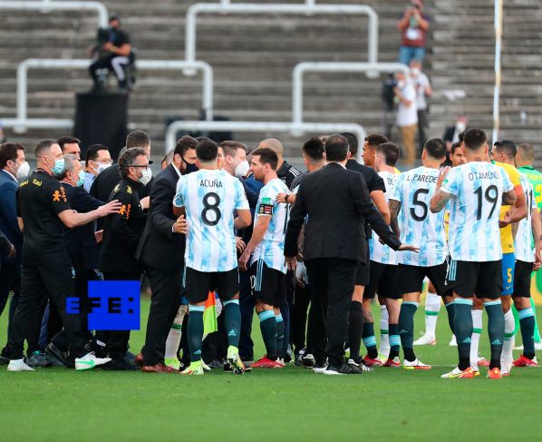 Autoridades sanitarias brasileñas interrumpen el superclásico