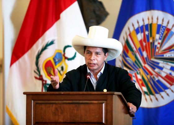 Castillo invita a inversores a ir a Perú: "No somos comunistas"