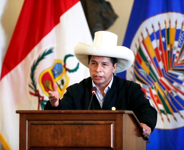 Castillo invita a inversores a ir a Perú: "No somos comunistas"