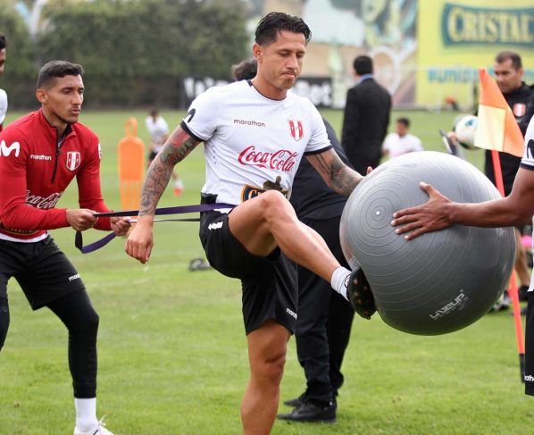 Perú busca lavarse la cara frente a un Uruguay sin sus estrellas